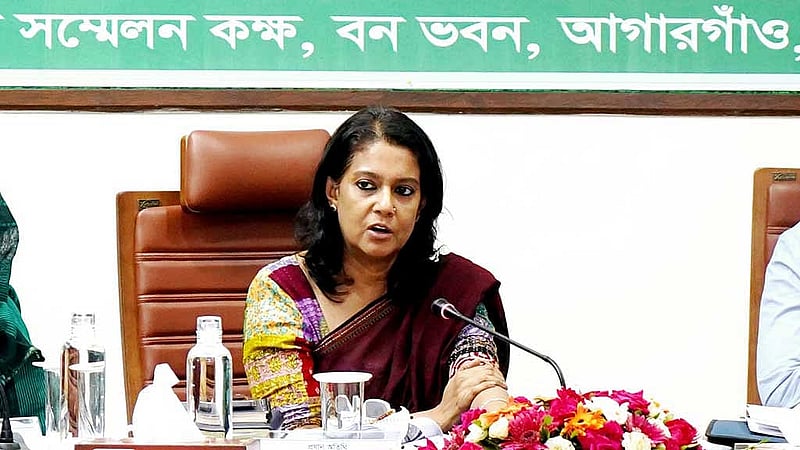 বন অধিদপ্তরের কর্মকর্তাদের সঙ্গে মতবিনিময় সভায় সৈয়দা রিজওয়ানা হাসান।