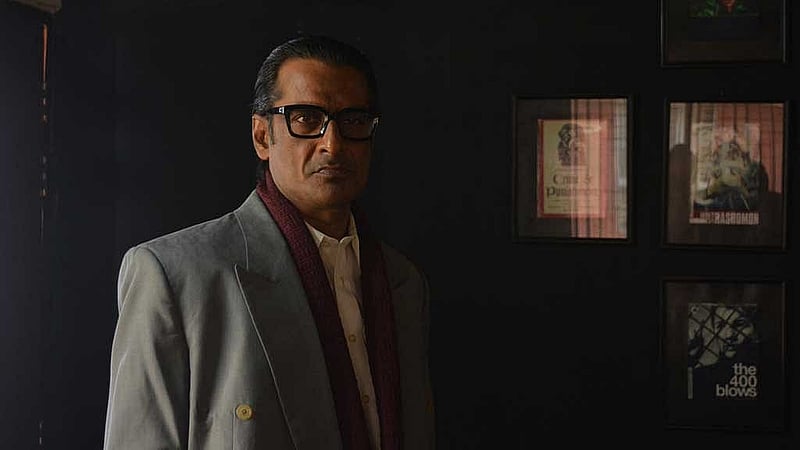 ‘প্রিয় সত্যজিৎ’ সিনেমার দৃশ্য। ছবি: চরকির সৌজন্যে। 
