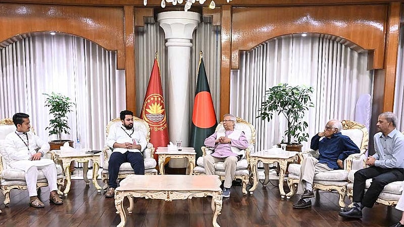 প্রধান উপদেষ্টার সঙ্গে জাতীয় নাগরিক পার্টি-এনসিপির প্রতিনিধিদলের বৈঠক। ছবি: পিআইডি
