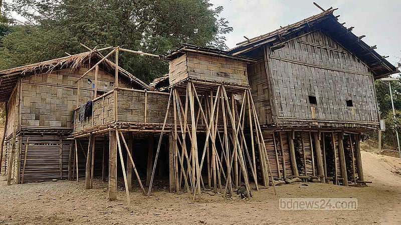 সীমান্তবর্তী পোয়ামুহুরী এলাকায় ইয়াংরিং ম্রো পাড়া।