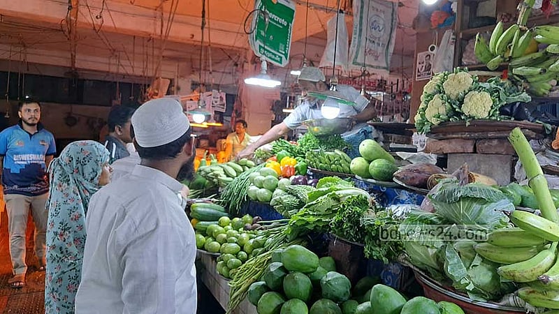 রাজধানীর বাজারগুলোয় বেড়েছে গ্রীষ্মকালীন সবজির সরবরাহ।