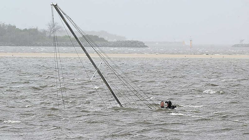 ঘূর্ণিঝড় আলফ্রেডের প্রভাবে প্রবল বৃষ্টির কারণে কুইন্সল্যান্ডের গোল্ড কোস্ট শহরে হঠাৎ বন্যা। ছবি: রয়টার্স 