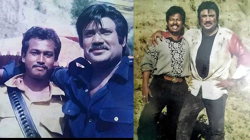 জসিমের সঙ্গে 'জুনিয়র জ্যাম্বস' গ্রুপের সদস্য দেলোয়ার ও শেখ জামাল।  