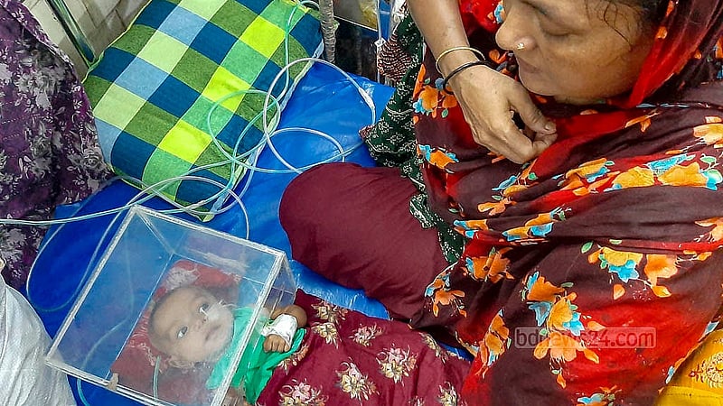 চিকিৎসকরা বলছেন, অক্সিজেন প্রয়োজন হয় এমন ৯০ শতাংশ শিশুই নিউমোনিয়া, ব্রংকিউলাইটিস এবং তীব্র শ্বাসকষ্টে ভোগে।