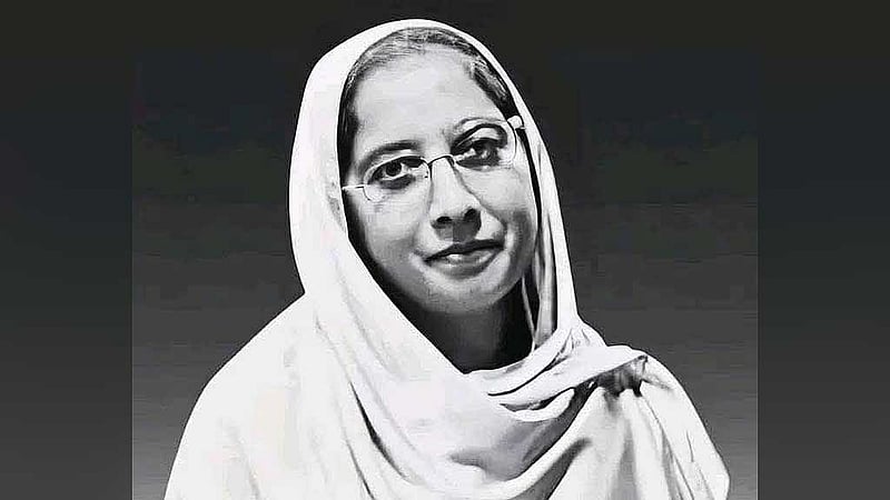 মাহেরীন চৌধুরী: শিক্ষার্থীদের রক্ষায় ঝাঁপিয়ে পড়া এক নিবেদিতপ্রাণ শিক্ষক।