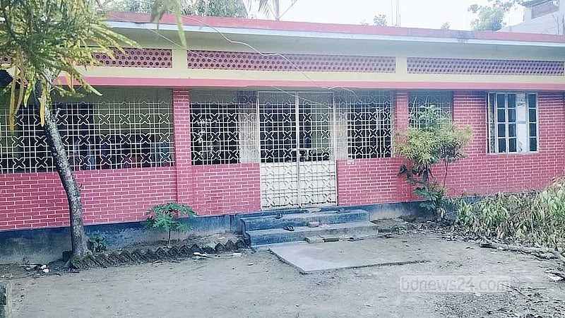 কুমিল্লা আদর্শ সদর উপজেলার আমড়াতলী ইউনিয়নের বানাশুয়া গ্রামে আবু সোলেমান মো. সোহেলদের বাড়ি।