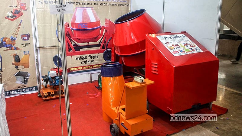 রাজধানীর শাহবাগে শহীদ আবু সাঈদ কনভেনশন সেন্টারে ‘বাংলাদেশ লাইট ইঞ্জিনিয়ারিং এক্সপোতে’ ২৮টি শিল্পপ্রতিষ্ঠান অংশ নিয়েছে। দেশে উৎপাদিত হালকা প্রকৌশলের বিভিন্ন যন্ত্রপাতি, যন্ত্রাংশ ও প্রযুক্তিপণ্য প্রদর্শন করা হচ্ছে সেখানে