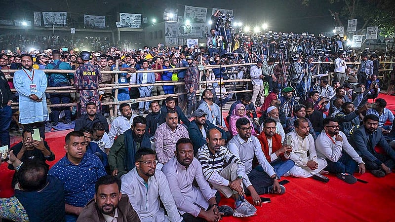 ঢাকা-১৭ আসনে বিএনপির প্রার্থী তারেক রহমানের নির্বাচনি জনসভায় যোগ দিতে শুক্রবার ভাষানটেকের বিআরবি মাঠে জড়ো হন কর্মী-সমর্থকরা। ছবি: বিএনপির মিডিয়া সেল