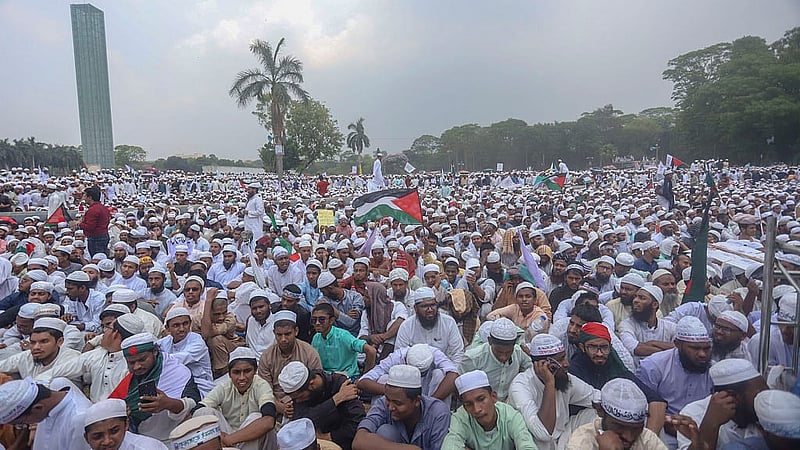 রাজধানীর সোহরাওয়ার্দী উদ্যানে শনিবার হেফাজতে ইসলামের মহাসমাবেশে সারা দেশ থেকে অংশ নেন সংগঠনটির নেতাকর্মীরা। ছবি: আব্দুল্লাহ আল মমীন