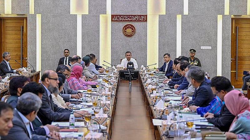 প্রধানমন্ত্রী তারেক রহমান বুধবার সচিবালয়ে বিভিন্ন মন্ত্রণালয় ও বিভাগের সচিবদের সঙ্গে বৈঠক করেন
