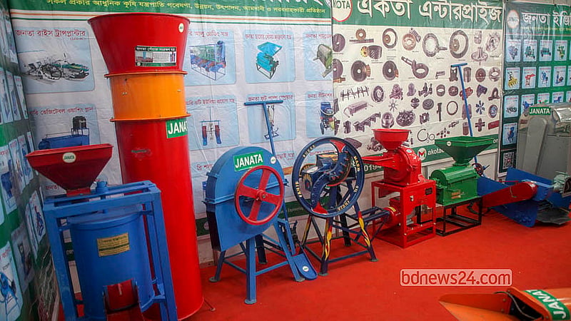 রাজধানীর শাহবাগে শহীদ আবু সাঈদ কনভেনশন সেন্টারে ‘বাংলাদেশ লাইট ইঞ্জিনিয়ারিং এক্সপোতে’ ২৮টি শিল্পপ্রতিষ্ঠান অংশ নিয়েছে। দেশে উৎপাদিত হালকা প্রকৌশলের বিভিন্ন যন্ত্রপাতি, যন্ত্রাংশ ও প্রযুক্তিপণ্য প্রদর্শন করা হচ্ছে সেখানে