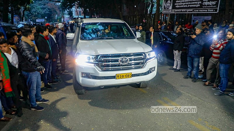 বিএনপি চেয়ারপারসন খালেদা জিয়ার মৃত্যুর পর শোক জানাতে মঙ্গলবার গুলশানে তার রাজনৈতিক কার্যালয়ে আসেন বিভিন্ন দেশের রাষ্ট্রদূতরা