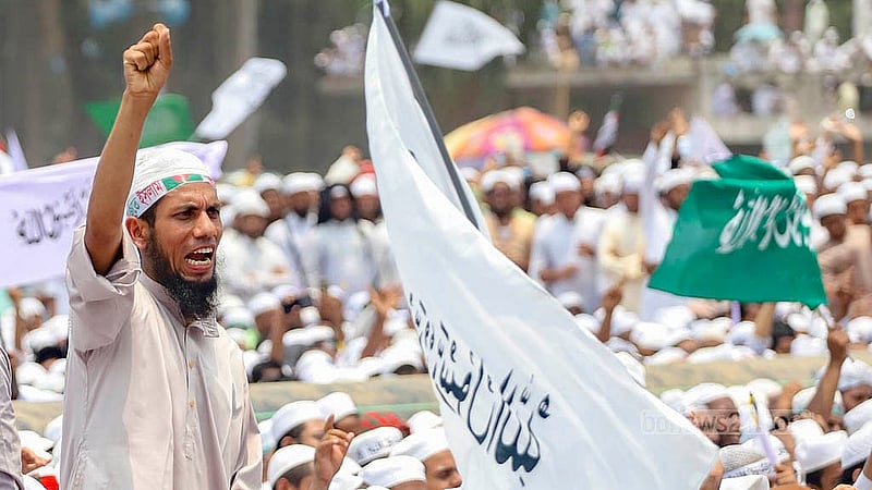রাজধানীর সোহরাওয়ার্দী উদ্যানে শনিবার হেফাজতে ইসলামের মহাসমাবেশে সারা দেশ থেকে অংশ নেন সংগঠনটির নেতাকর্মীরা। ছবি: আব্দুল্লাহ আল মমীন