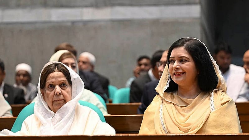 ত্রয়োদশ জাতীয় সংসদের প্রথম অধিবেশনে দর্শক সারিতে ছিলেন প্রধানমন্ত্রী তারেক রহমানের পরিবারের সদস্যরা