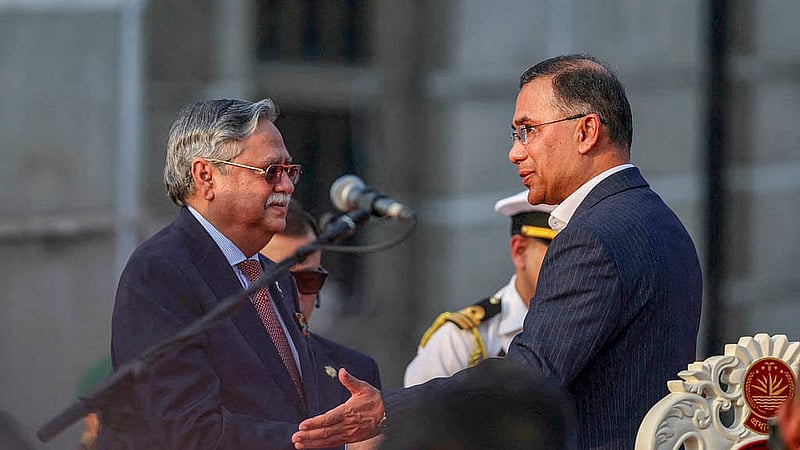 জাতীয় সংসদ ভবনের দক্ষিণ প্লাজায় মঙ্গলবার রাষ্ট্রপতি মো. সাহাবুদ্দিনের সঙ্গে বিএনপি চেয়ারম্যান তারেক রহমান