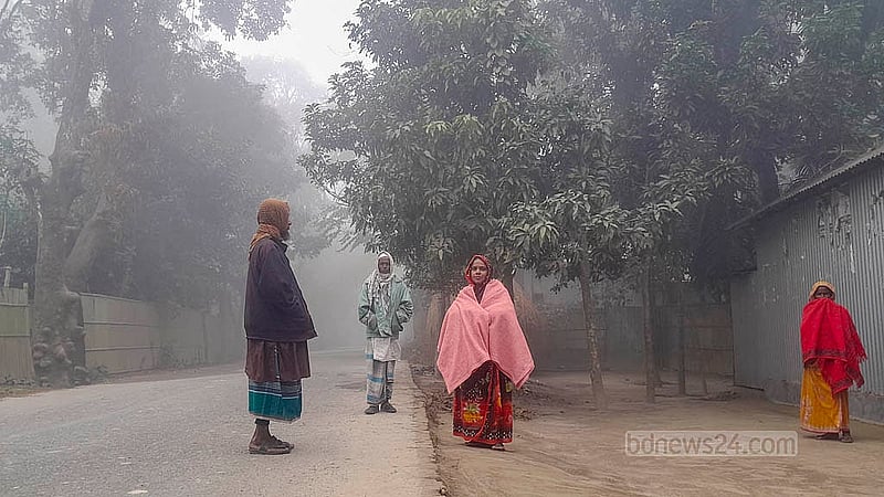 কুড়িগ্রামের ওপর দিয়ে বয়ে যাচ্ছে শৈত্যপ্রবাহ। কনকনে ঠান্ডা ও শীতল বাতাসে স্থবির হয়ে পড়েছে জনজীবন