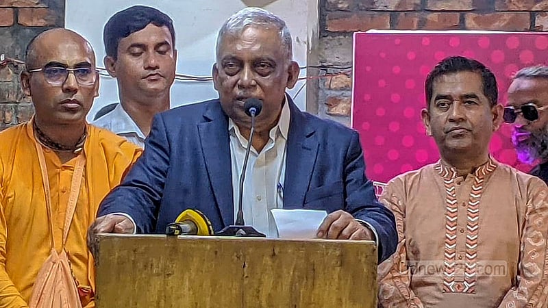 রথযাত্রা উপলক্ষ্যে রোববার ঢাকায় ইসকন আশ্রমে আলোচনা সভায় স্বরাষ্ট্রমন্ত্রী আসাদুজ্জামান খান কামাল।