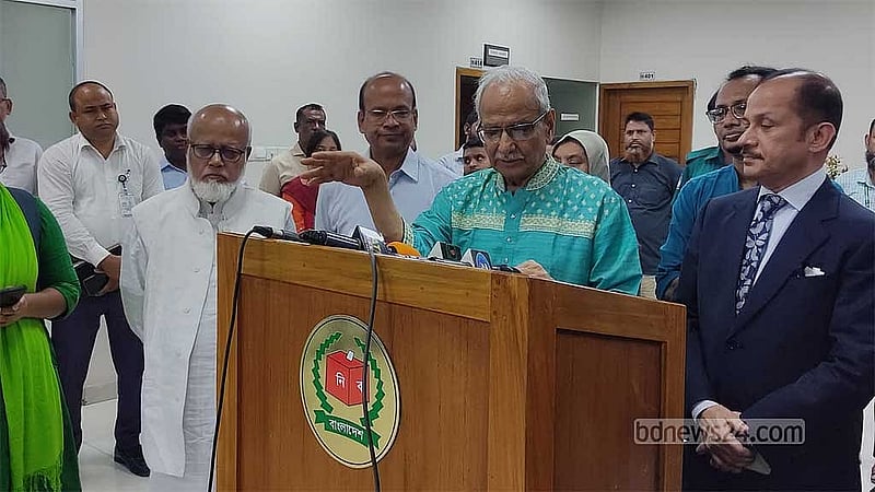 ৯ অক্টোবর সাংবাদিকদের মুখোমুখি নির্বাচনব্যবস্থা সংস্কার কমিশনের প্রধান বদিউল আলম মজুমদার।