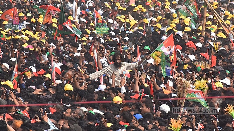 চট্টগ্রামের পলোগ্রাউন্ড মাঠে রোববার দুপুরে বিএনপি’র নির্বাচনি জনসভার একাংশ