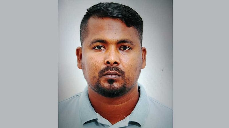 নিহত ওদুদ বেপারী গজারিয়া উপজেলার গুয়াগাছিয়া ইউনিয়নের জামালপুর গ্রামের মোহাম্মদ আলী বেপারীর ছেলে । 