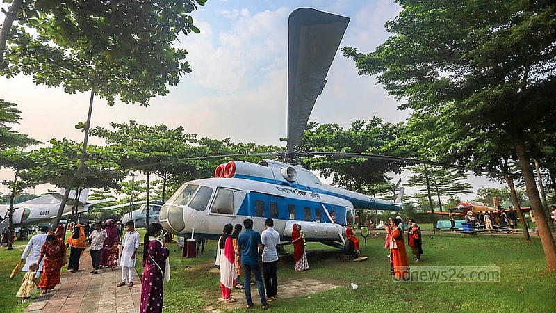 রাজধানীর তেজগাঁওয়ে বিমান জাদুঘরে রয়েছে বিভিন্ন উড়োজাহাজ। ছবি: আব্দুল্লাহ আল মমীন