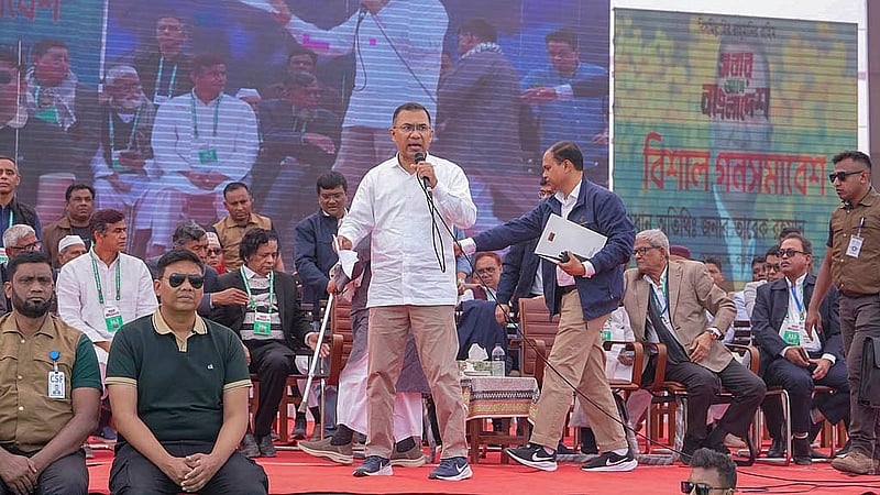 ঠাকুরগাঁওয়ে সরকারি বালক উচ্চবিদ্যালয় মাঠে শনিবার নির্বাচনি জনসভায় বিএনপির চেয়ারম্যান তারেক রহমান