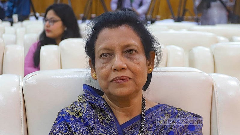 সুপ্রিম কোর্ট জাজেজ লাউঞ্জে রোববার নতুন নির্বাচন কমিশনের শপথ অনুষ্ঠানে নির্বাচন কমিশনার তহমিদা আহমদ। ছবি: আব্দুল্লাহ আল মমীন