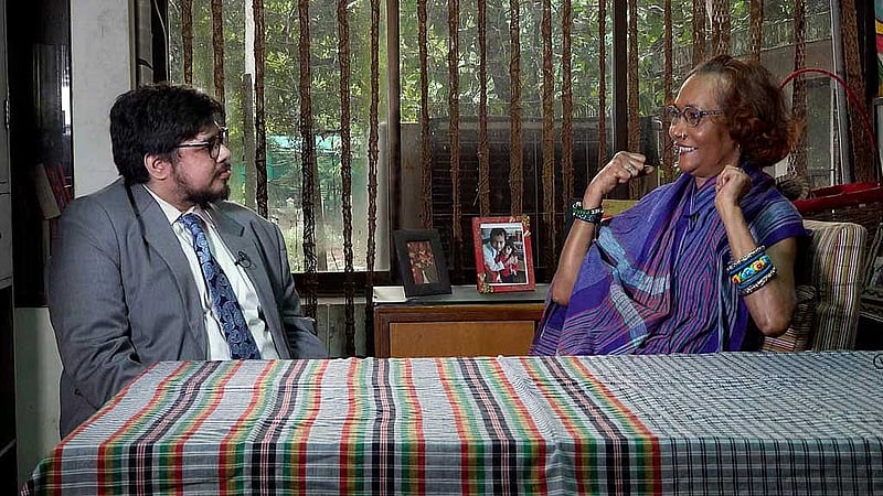 বিবি রাসেল বিশ্বাস করেন, তিনি যেহেতু সফল হতে পেরেছেন, বাংলাদেশের তরুণ-তরুণীরাও পারবেন। তাদের জন্য দরকার কিছু সহযোগিতা।