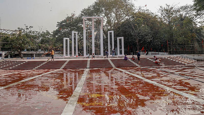 আন্তর্জাতিক মাতৃভাষা দিবস উদযাপনে প্রস্তুত করা হচ্ছে কেন্দ্রীয় শহীদ মিনার