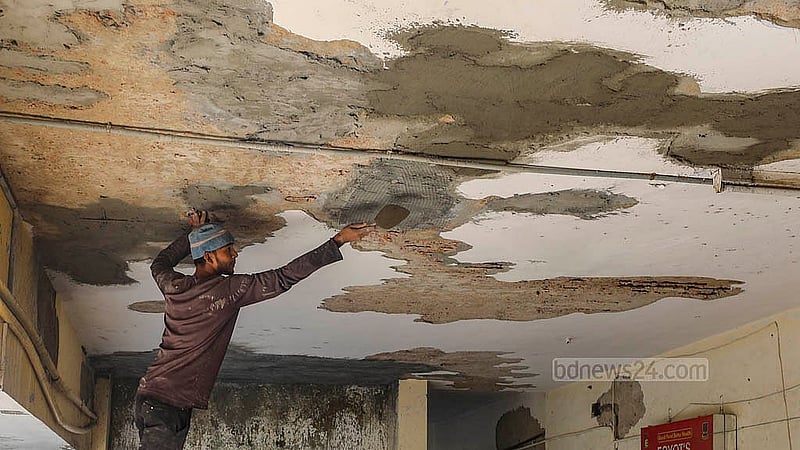 ঢাকা বিশ্ববিদ্যালয়ের জীর্ণদশা হাজী মুহম্মদ মুহসীন হল ভবন সংস্কার করা হচ্ছে