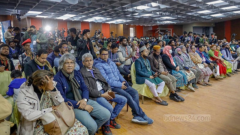 জগন্নাথ বিশ্ববিদ্যালয়ের কেন্দ্রীয় মিলনায়তনে বুধবার বিকালে জকসু ও হলের প্রতিনিধি নির্বাচনের ভোট গণনা চলছে। হাতে ভোট গণনা করায় কাজ হচ্ছে ধীরগতিতে