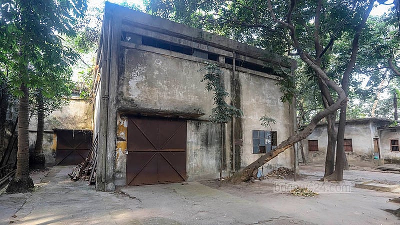 ঢাকার দক্ষিণ কেরানীগঞ্জের ওরিয়েন্ট টেক্সটাইল মিলসের স্টোর রুম। ছবি: আব্দুল্লাহ আল মমীন