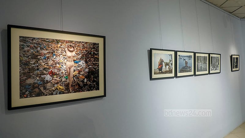 আলোকচিত্রী আবু রাসেল রনির সপ্তাহব্যাপী একক প্রদর্শনী চলছে বাংলাদেশ শিল্পকলা একাডেমির জাতীয় চিত্রশালা মিলনায়তনের ৫ নম্বর গ্যালারিতে