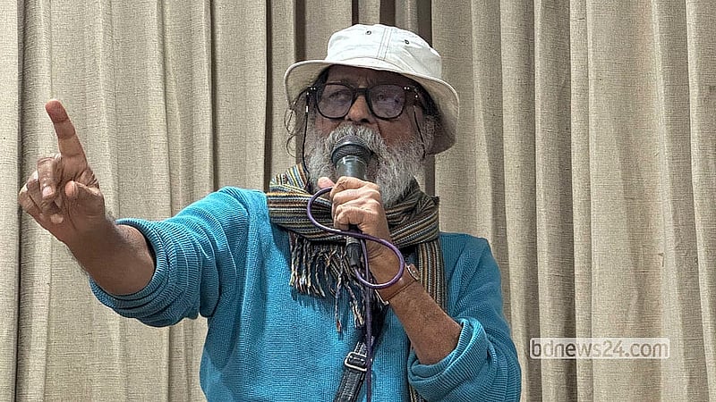 বিশ্বসাহিত্য কেন্দ্রের চিত্রশালায় শুক্রবার শুরু হয় তিন আলোকচিত্রীর নয় দিনের প্রদর্শনী। উদ্বোধন অনুষ্ঠানে উপস্থিত ছিলেন আলোকচিত্রী শংকর সাওজাল