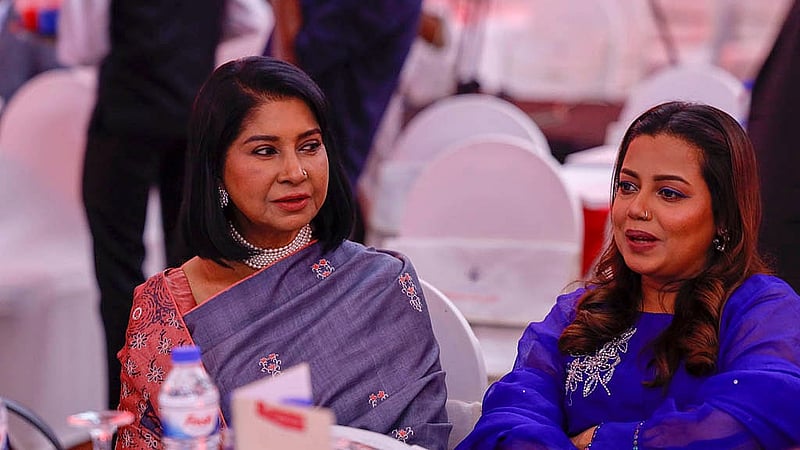 বিডিনিউজ টোয়েন্টিফোর ডটকমের ঊনবিংশতম প্রতিষ্ঠাবার্ষিকীর আয়োজনে এসেছিলেন পারসোনার কর্ণধার কানিজ আলমাস খান এবং কণ্ঠশিল্পী দিলশাদ নাহার কনা।