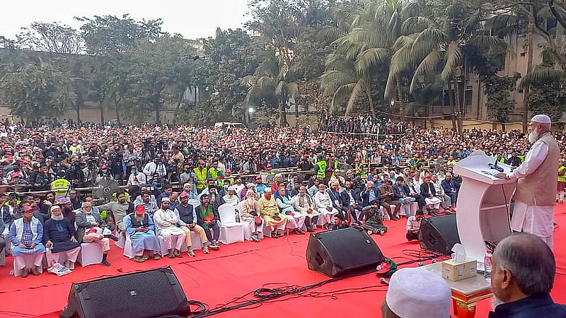 জাতীয় সংসদ নির্বাচনে প্রথম দিনের প্রচারে ঢাকার মিরপুরে জনসভা করেন বাংলাদেশ জামায়াতে ইসলামীর আমির শফিকুর রহমান।
