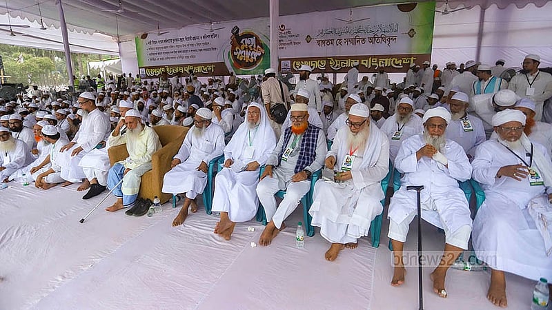 নারীবিষয়ক সংস্কার কমিশন বাতিলসহ চার দফা দাবিতে শনিবার রাজধানীর সোহরাওয়ার্দী উদ্যানে মহাসমাবেশ করে হেফাজতে ইসলাম। ছবি: আব্দুল্লাহ আল মমীন