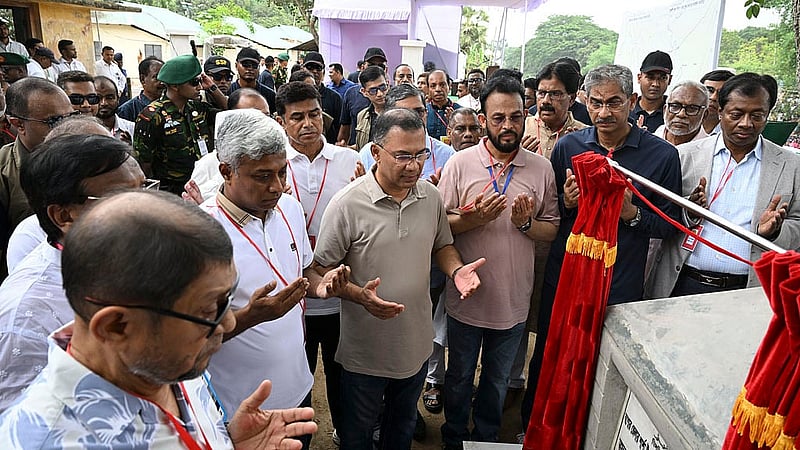 যশোরের শার্শায় সোমবার দুপুরে উলশী খাল (জিয়া খাল) পুনঃখনন কার্যক্রমের নামফল উম্মোচন করেন প্রধানমন্ত্রী তারেক রহমান