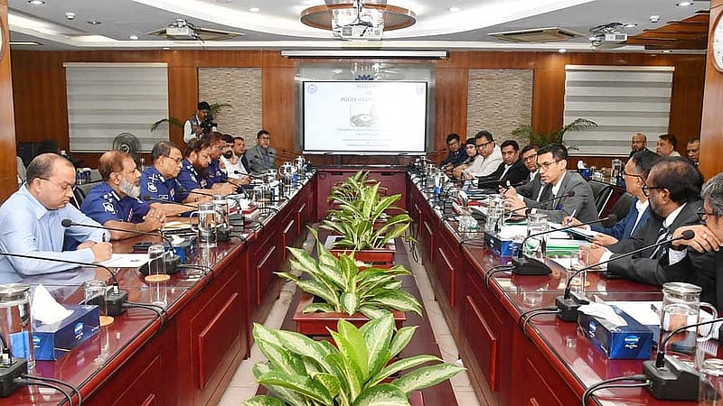 পুলিশের সঙ্গে সোমবার বিডার বৈঠক হয়। সেখানে বিভিন্ন বিদেশি কোম্পানির প্রতিনিধিরাও উপস্থিত ছিলেন।
