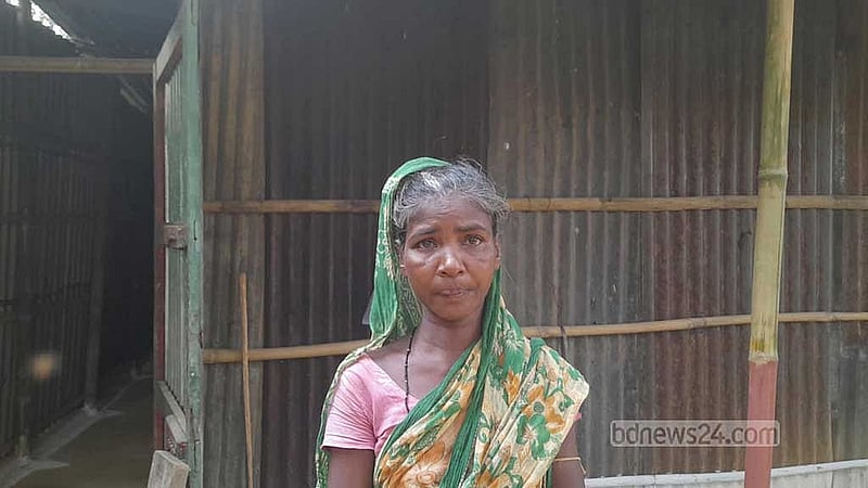 লাক্কাতুরা চা বাগানের শ্রমিক সনুকা।
