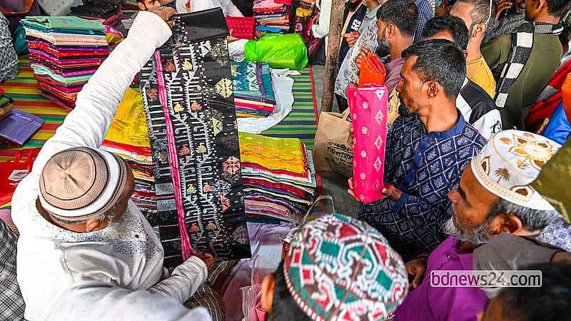 নারায়ণগঞ্জের রূপগঞ্জের নোয়াপাড়ায় সাপ্তাহিক জামদানির হাট বসে প্রতি শুক্রবার। শুরু হয় ভোর ৫টায়, চলে সকাল ৯টা পর্যন্ত