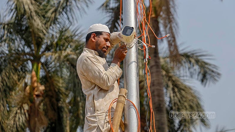একুশে বইমেলা ঘিরে সোহরাওয়ার্দী উদ্যানে বসানো হচ্ছে সিসি ক্যামেরা