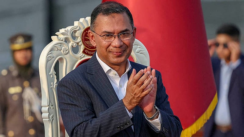 জাতীয় সংসদ ভবনের দক্ষিণ প্লাজায় মঙ্গলবার শপথপাঠের পর একাদশ প্রধানমন্ত্রী তারেক রহমান