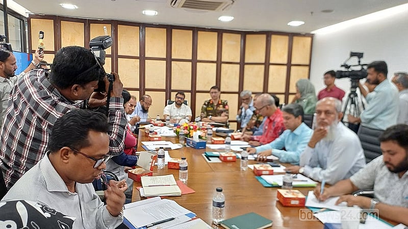 হাসপাতালের প্রতিনিধিদের সঙ্গে ডিএনসিসির বৈঠক।
