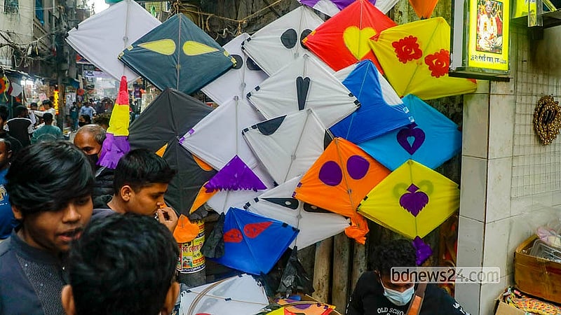 শাঁখারীবাজারে বিক্রি হওয়া ঘুড়ির নামও বিচিত্র। কোনো কোনো ঘুড়ির নাম চোখদার, কাউটাদার, পঙ্খিরাজ, প্রজাপতি, চক্ষুদার, ঈগল, সাদাঘুড়ি, চার বোয়া, দুই বোয়া, টেক্কা, তিন টেক্কা, মালাদার, বাদুড় ও চিল