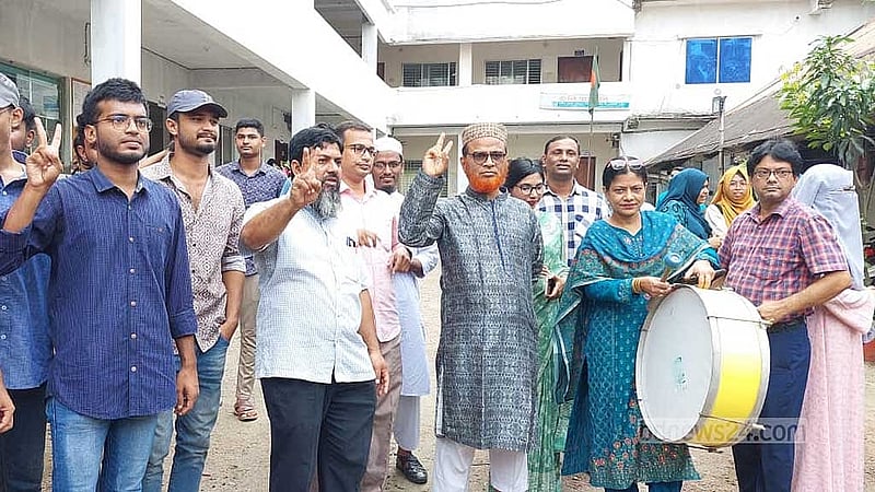 ময়মনসিংহ বিভাগে ইংরেজি ও আইসিটিতে পাসের হার এবার তুলনামূলকভাবে কম। 