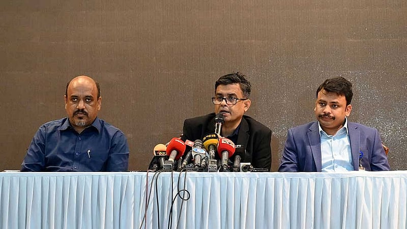 ঢাকার ফরেন সার্ভিস অ্যাকাডেমিতে বৃহস্পতিবার ব্রিফিংয়ে কথা বলেন প্রধান উপদেষ্টার প্রেস সচিব শফিকুল আলম। ছবি: পিআইডি