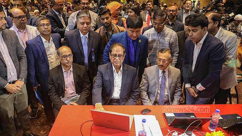 এবার লটারিকতে ৬৮০টি সরকারি স্কুলে ১ লাখ ৮ হাজার ৭১৬টি আসনের বিপরীতে ৯৮ হাজার ২০৫ জন শিক্ষার্থী ভর্তির জন্য নির্বাচিত হয়েছে। 