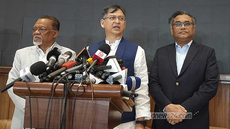 সংস্কার কমিশনের সুপারিশের বিষয়ে রোববার ব্রিফিং করেন বিএনপির স্থায়ী কমিটির সদস্য সালাহউদ্দিন আহমেদ।