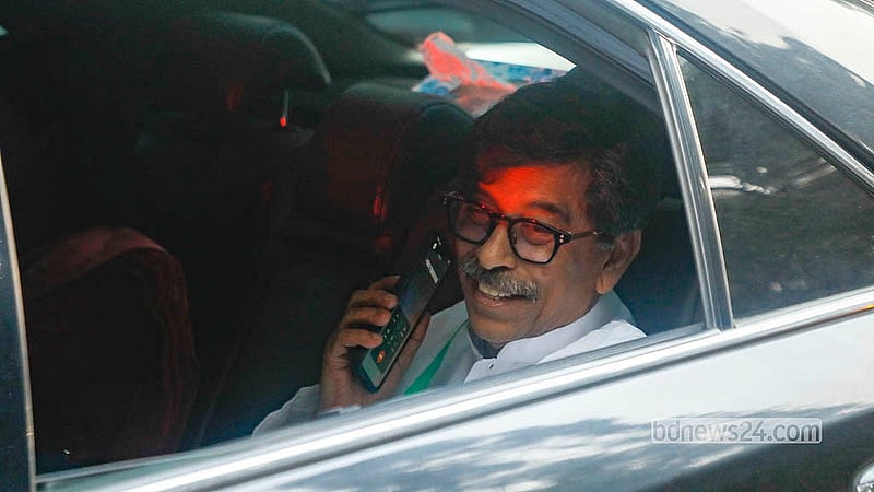 সংসদ ভবনের দক্ষিণ প্লাজায় মন্ত্রিসভার শপথ অনুষ্ঠান শেষে বের হয়ে আসেন নতুন মন্ত্রী ও প্রতিমন্ত্রীরা। ছবি: আব্দুল্লাহ আল মমীন